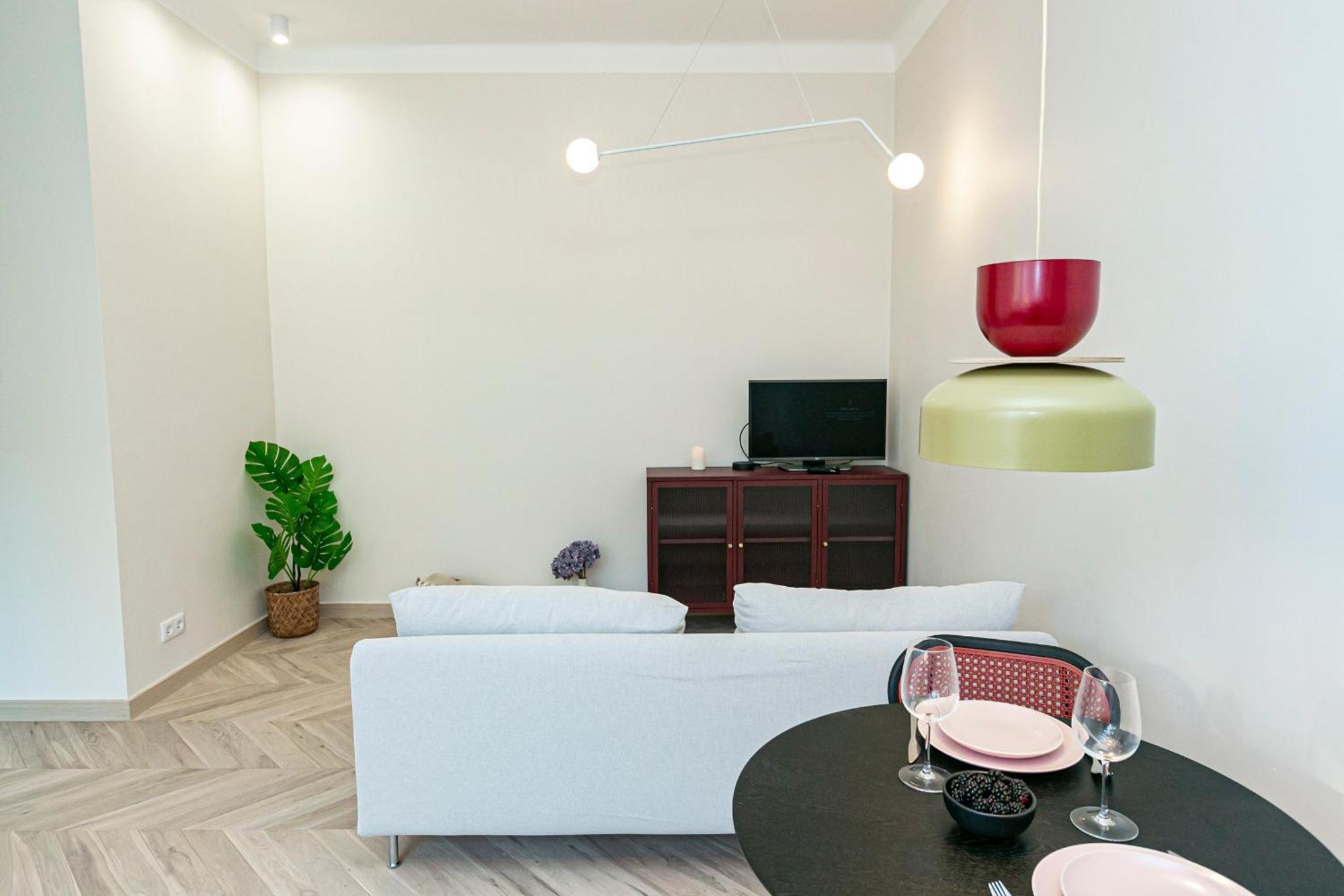 Apartament Rakowiecka - Bezplatny Parking - Free Parking - Stacja Metra 500m - Underground Station 500m Better Warszawa