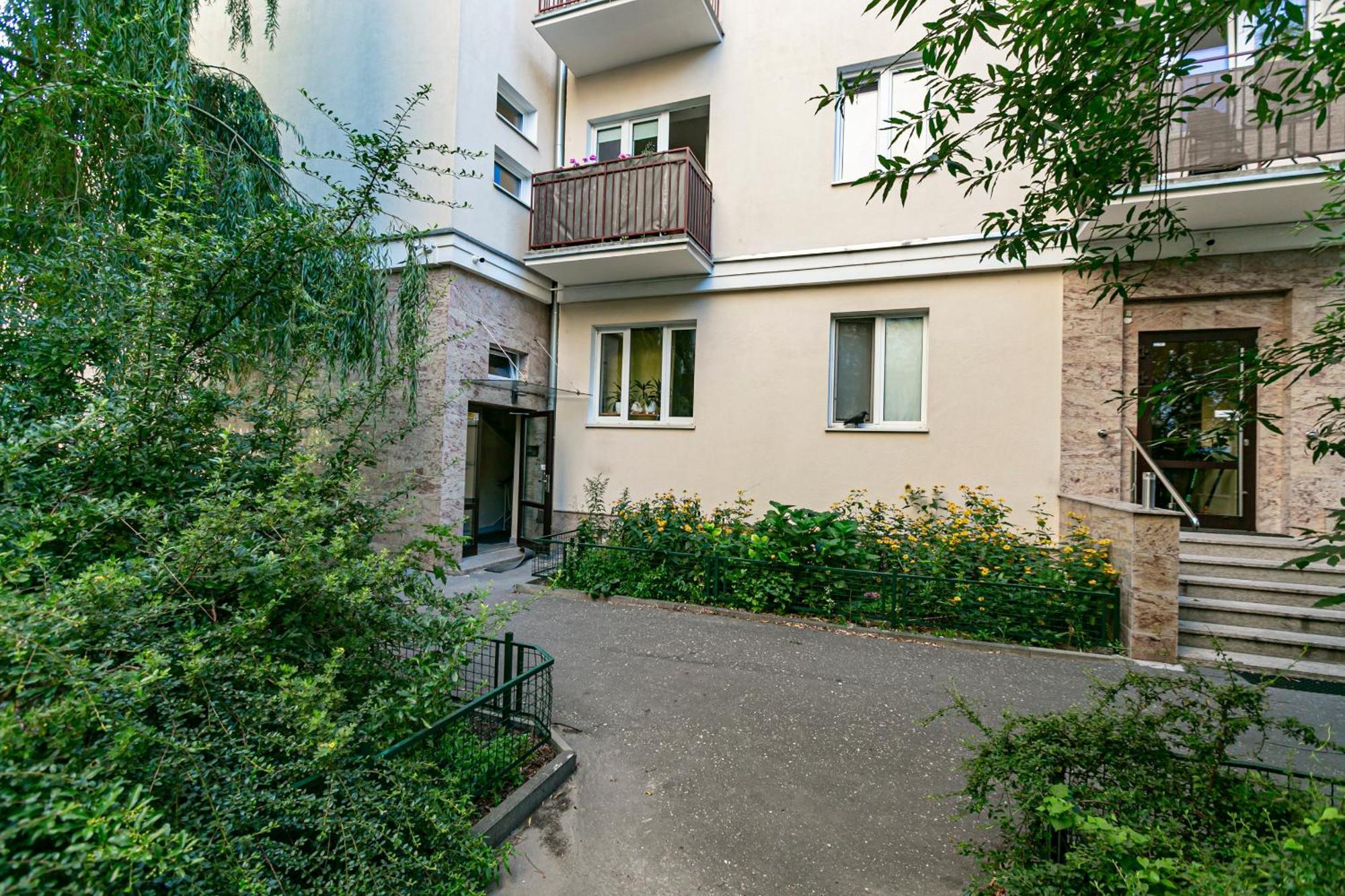 Rakowiecka - Bezplatny Parking - Free Parking - Stacja Metra 500m - Underground Station 500m Better Apartament Warszawa